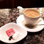 ラ･メゾン･デュ･ショコラ 丸の内店 - ﾌﾞﾚﾝﾄﾞｺｰﾋｰ