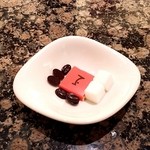 ラ･メゾン･デュ･ショコラ 丸の内店 - ｺｰﾋｰの付け合わせ