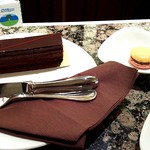 ラ･メゾン･デュ･ショコラ 丸の内店 - ｱﾝﾄｩﾙﾒｻﾙﾊﾞﾄﾞｰﾙとﾏｶﾛﾝﾎﾞﾜﾌﾞﾛﾝﾌﾗﾝﾎﾞﾜｰｽﾞ