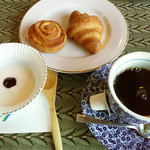 王ヶ頭ホテル - 2015.9月【朝食後】食後のコーヒー、ヨールグととパン付