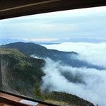 王ヶ頭ホテル - 客室から富士山も。一番奥に見えます