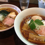 らあめん サンド - 左:中華そば、右:鶏そば