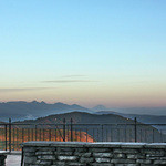 王ヶ頭ホテル - 展望スペースより。奥にうっすら富士山も(2015.9月)