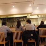 麺や 七彩 - 店内