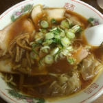 中華そば 共楽 - チャーシューワンタン麺