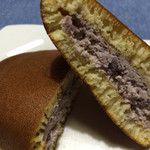 菓匠 榮太楼 - 小豆と生クリームの絶妙なハーモニー〜♪