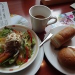 ジョナサン - ﾂﾅｻﾗﾀﾞ＋ﾊﾟﾝ＋ﾄﾞﾘﾝｸﾊﾞｰ(15-10)