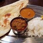 ペアランチ900円（税抜）マイルドチキンカレーとキーマカレーにしました
