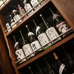Shutei Hokura - 常時50種類以上の日本酒が揃う