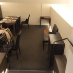 日本料理 晴山 - 奥のテーブル席