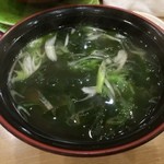 回転寿し トリトン - 【2015年09月】椀物（生わかめ汁）。