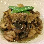 晴々飯店 - 排骨鶏肉の炒め　880円