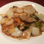ジョーズ シャンハイ ニューヨーク - [3]海鮮と季節野菜のあんかけ焼きそば | 2015/10/11(日)訪問
      ☆海鮮と季節野菜のあんかけ焼きそばセット ¥1,650