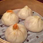 ジョーズ シャンハイ ニューヨーク 銀座店 - [2]小籠包〜左)蟹肉と蟹味噌,右)豚 (2名分)| 2015/10/11(日)訪問
                                ☆海鮮と季節野菜のあんかけ焼きそばセット ¥1,650