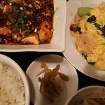 香辣家 - 27.10  ハーフ＆ハーフ 麻婆豆腐と海老と卵と青菜炒め