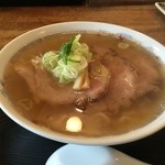 あじべ - チャーシュー麺　（８６４円）