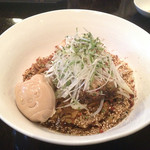 豚のらーめん 弐番手 - 岡崎家康プロジェクト
      ミソマゼソバ
      ドラミちゃんの味玉トッピング