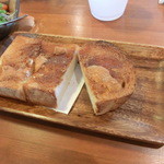 なんだかうれしい。 - 『シナモンシュガートースト』200円