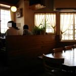 くいものや ラ・ネージュ - 大テーブル８席、テーブル２卓６席（H26.7.2撮影）