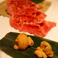 焼肉 433 - サーロインのウニ巻き