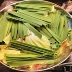 宮崎料理きかんたろby侍 - マルチョウのもつ鍋、ボリューム大でした（2015/9月末）