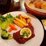 ノッカ イタリアン テーブル - お肉キコキコするナス(゜∇^d)!!