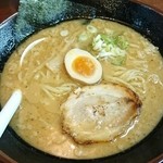 らぁめん 龍ノ介 - 魚介とんこつらぁめん 740円