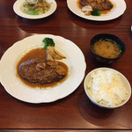 盛盛亭 - ジャンボハンバーグ定食二個