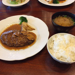 盛盛亭 - ジャンボハンバーグ定食