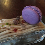 カフェ 中野屋 - 和栗のモンブラン
                                マカロン付近アップ！