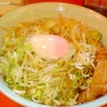 ちばから - 油そば【裏メニ】ごま醤油mix(きざみ豚・温玉付き)+節券+チーズ 「ニンニクネギ」(990円) 2015/10