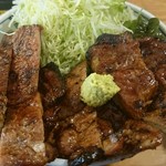 ぼんてん漁港 - 炭火焼豚丼