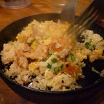 モヒカンらーめん - ②これが噂の「とんこつ飯」→混ぜるながら炒める