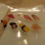 すし屋の野八 - 一粒寿司：鮪赤身、平目、中トロ、北寄貝、雲丹、蛸、玉子、ガリ3