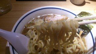 つけめん 玉 - 珍しい平打ち麺