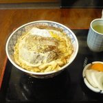 東島屋 - カツ丼　750円