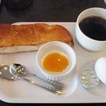 スカイ カフェ ツバサ - モーニングセットA 480円（トースト、ゆで卵、ヨーグルト、さらにホットコーヒーはお代わり自由）