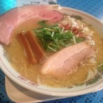 麺屋 Somie's - 2015・10月16日とりとんラーメン　進化し続けているようです。
