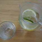 洋食屋 月の森 - レモンウォーター