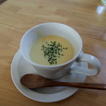 洋食屋 月の森 - まずはコーンポタージュスープ