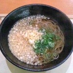 麺亭 しおつる - しおつるで、朝そば。230円。