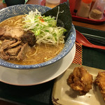 ジャンキーモンキーJr. - なごちゅう (名古屋中華そば) 680円 (背脂マシマシ・ネギマシ : 無料) ＋ とり唐あげ 2ヶ 100円