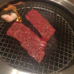 焼肉専科 肉の切り方 集会所 - 何かの焼いてるところ