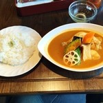 大地のめぐみ - スープカレー（チキンレッグ）♪