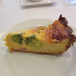 レストラン・サカキ - アミューズ　ブロッコリーとアスパラガスのキッシュ・ロレーヌ　◎