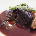 レストラン・サカキ - 和牛の赤ワイン煮込み　断面写真