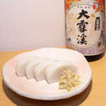 小口わさび店 - 板わさに添えて… わさび漬けといえば、これが定番！