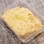 小口わさび店 - わさび漬け（100g￥540）。一般のわさび漬けと異なり、芋（根茎）の千切りがたっぷり入っている