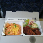 駅弁屋 - ｢チキン弁当｣です。