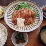 まめろし - 料理写真:耶馬渓鶏のチキン南蛮定食 700円